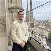 Professeur d'Histoire-Géographie diplômé à Montpellier et alentours.